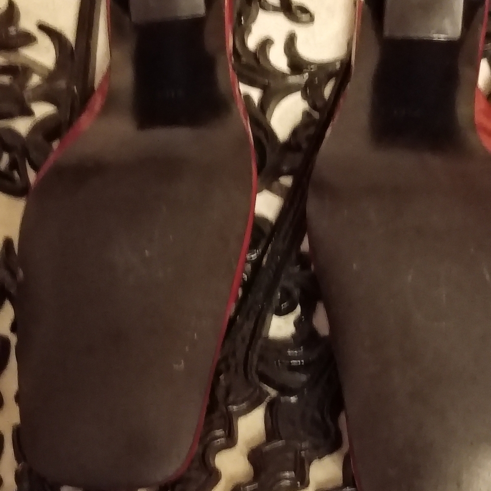 Square Toed Ann Marino Red Mules - Picture 4 of 8